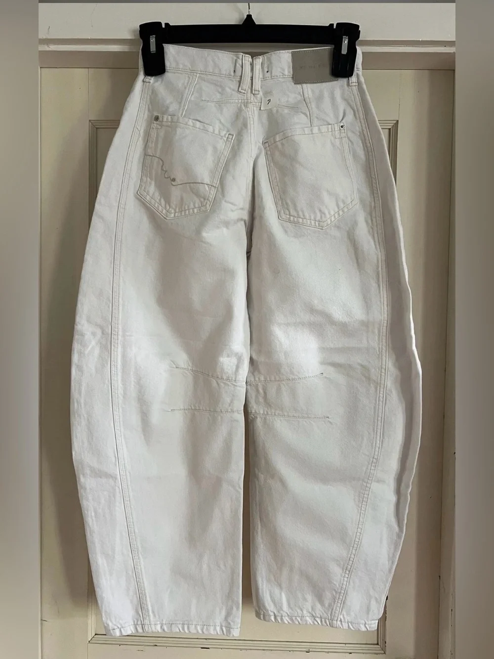 We The Free Good Luck Mid-Rise Barrel Jeans in Optic White in Size 24 NWOT